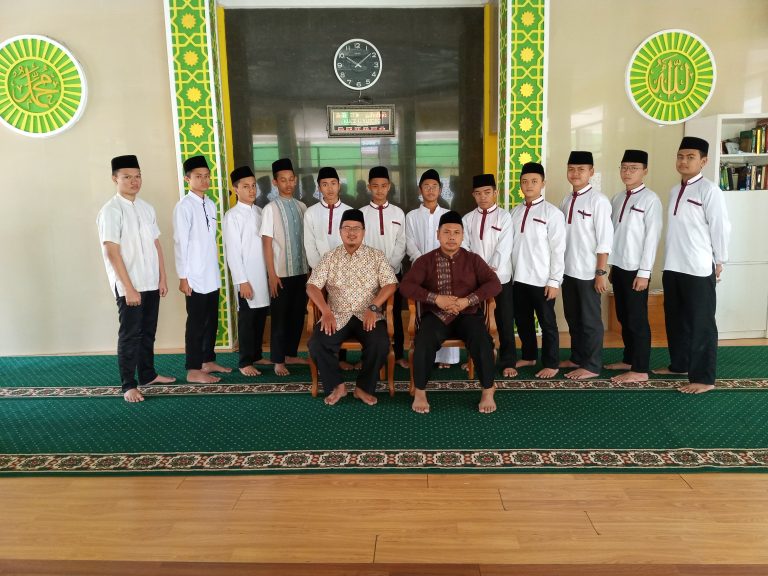 Stadium General bersama KH. DR. Abas Mansur Tamam, MA.